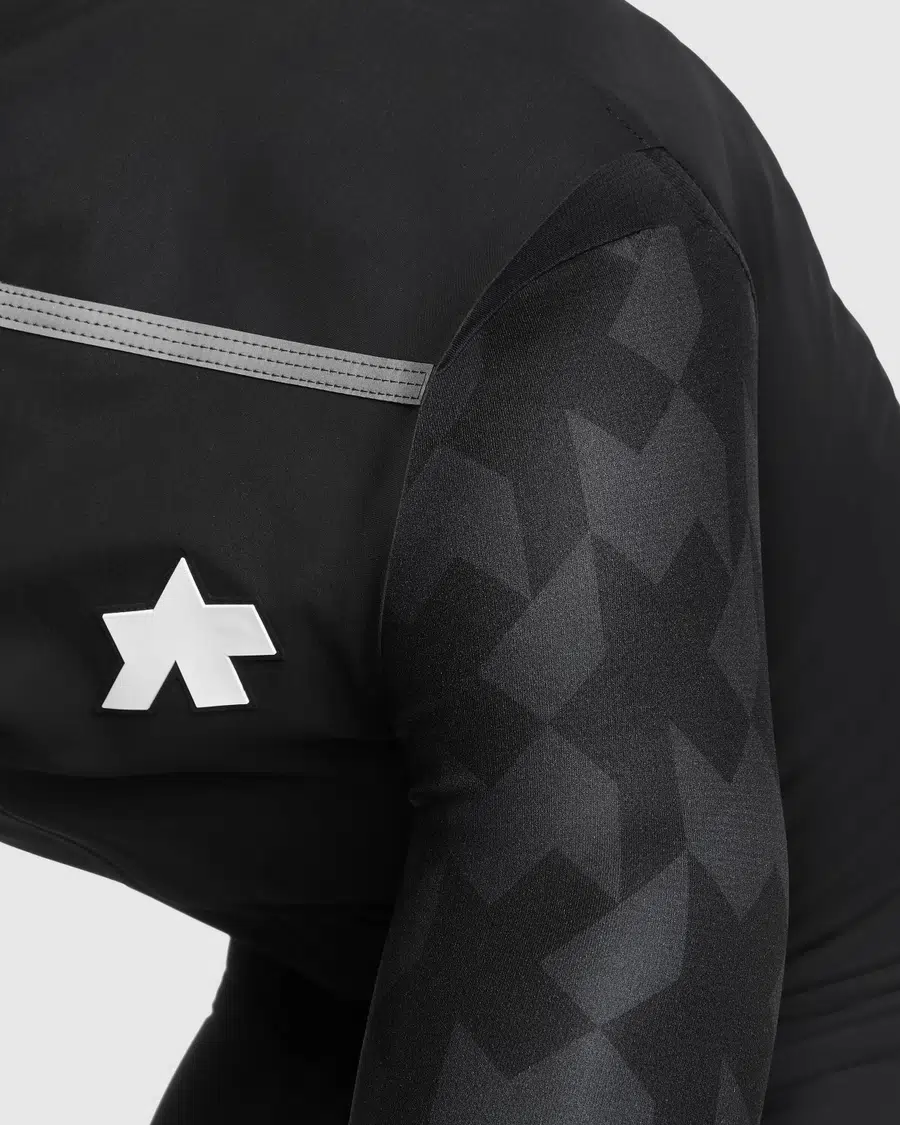 Assos EQUIPE RS Yelek | Aerodinamik ve Hava Koşullarına Uyumlu