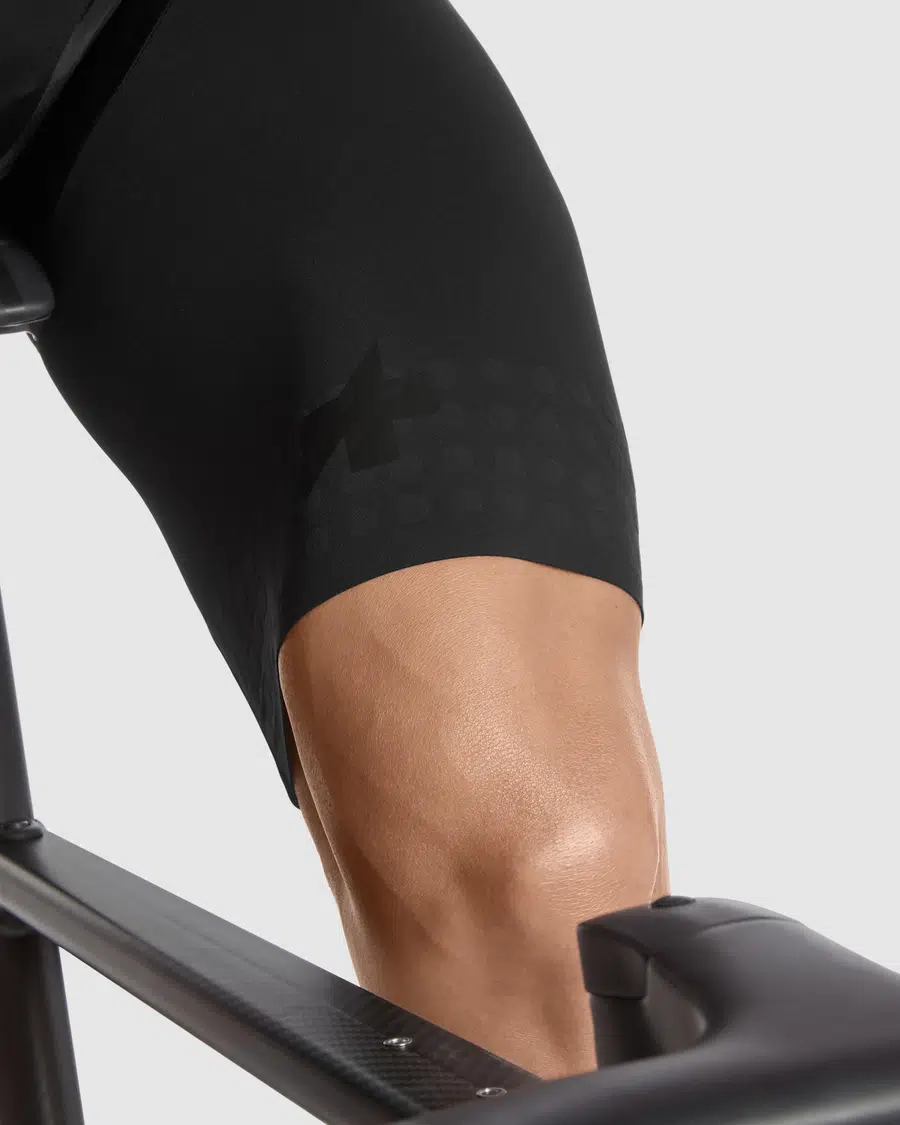 Assos RSR Targa S9 Bib ShortsサイズXL ASSOS RSR Bib Shorts S9 Targa - Aerodinamik Performans ve Konfor